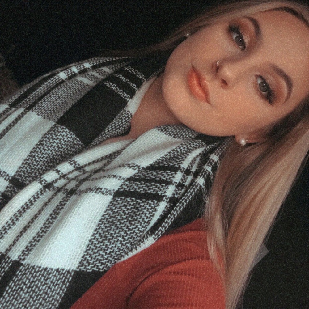 Meet your Posher, Olivia